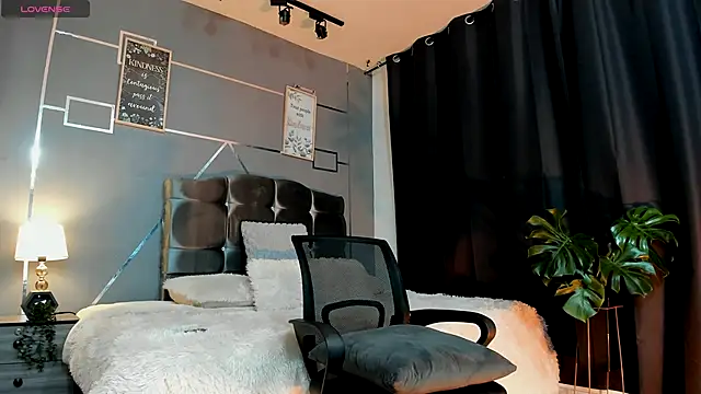 oliver mr  online show from 12.04.25