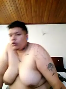 Yulian bigclit7 online show from 12.15.25