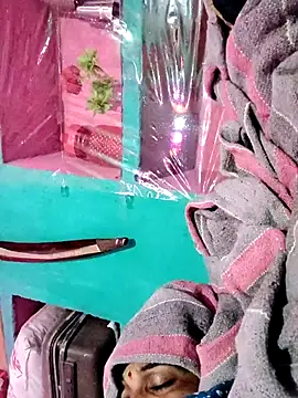 Snapshot of Pooja750 chatting on 10.28.25 Pooja750 online show from 10.28.25