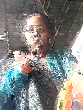 Snapshot of Pooja750 chatting on 10.31.25 Pooja750 online show from 10.31.25