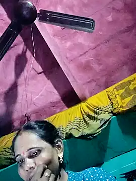 Snapshot of Pooja750 chatting on 10.31.25 Pooja750 online show from 10.31.25