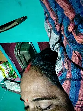 Snapshot of Pooja750 chatting on 11.03.25 Pooja750 online show from 11.03.25