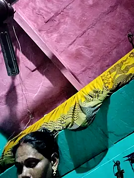 Snapshot of Pooja750 chatting on 11.04.25 Pooja750 online show from 11.04.25