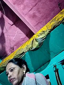 Snapshot of Pooja750 chatting on 11.05.25 Pooja750 online show from 11.05.25