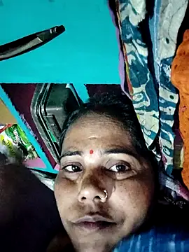 Snapshot of Pooja750 chatting on 11.08.25 Pooja750 online show from 11.08.25