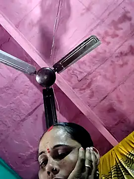 Snapshot of Pooja750 chatting on 11.12.25 Pooja750 online show from 11.12.25