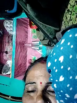 Snapshot of Pooja750 chatting on 11.22.25 Pooja750 online show from 11.22.25