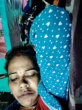 Snapshot of Pooja750 chatting on 11.29.25 Pooja750 online show from 11.29.25