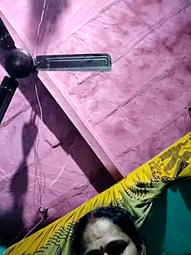 Snapshot of Pooja750 chatting on 12.02.25 Pooja750 online show from 12.02.25