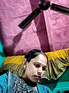 Snapshot of Pooja750 chatting on 12.04.25 Pooja750 online show from 12.04.25