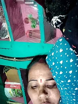 Snapshot of Pooja750 chatting on 12.05.25 Pooja750 online show from 12.05.25