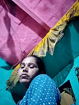 Snapshot of Pooja750 chatting on 12.14.25 Pooja750 online show from 12.14.25