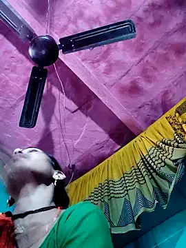 Snapshot of Pooja750 chatting on 12.15.25 Pooja750 online show from 12.15.25