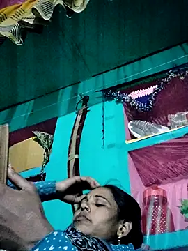 Snapshot of Pooja750 chatting on 12.20.25 Pooja750 online show from 12.20.25