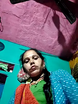 Snapshot of Pooja750 chatting on 12.22.25 Pooja750 online show from 12.22.25