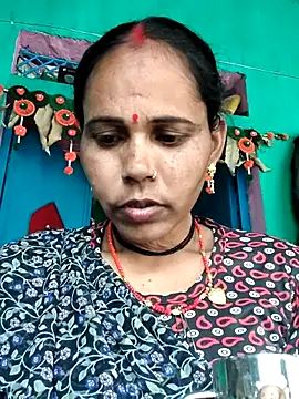 Snapshot of Pooja750 chatting on 12.23.25 Pooja750 online show from 12.23.25