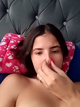 Snapshot of Liagni0 chatting on 12.04.25 Liagni0 online show from 12.04.25