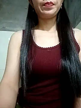 Snapshot of Vyvyy06 chatting on 10.24.25 Vyvyy06 online show from 10.24.25