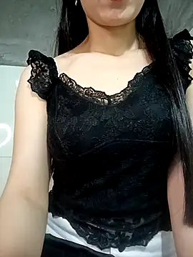 Snapshot of Vyvyy06 chatting on 11.17.25 Vyvyy06 online show from 11.17.25