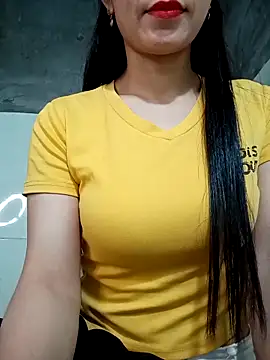 Snapshot of Vyvyy06 chatting on 11.23.25 Vyvyy06 online show from 11.23.25