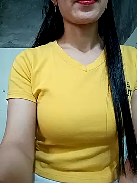 Snapshot of Vyvyy06 chatting on 11.24.25 Vyvyy06 online show from 11.24.25