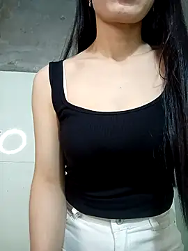 Snapshot of Vyvyy06 chatting on 11.30.25 Vyvyy06 online show from 11.30.25