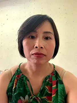 Hello Linchii online show from 10.11.25