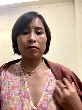 Hello Linchii online show from 10.19.25