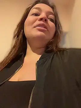 sarahreyess 11 online show from 05.19.26