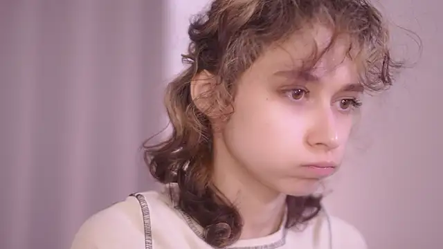 MimiLicks online show from 10.06.25