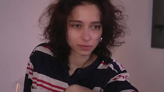 MimiLicks online show from 12.04.25