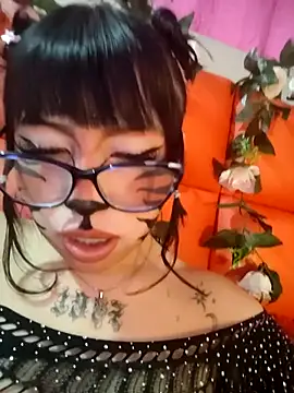 Kitty Melodi online show from 10.16.25