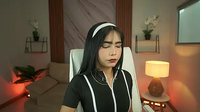 Snapshot of GiaNovak chatting on 01.13.26 GiaNovak online show from 01.13.26