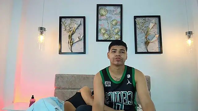 Snapshot of DannySamm chatting on 10.24.25 DannySamm online show from 10.24.25