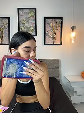 Snapshot of DannySamm chatting on 11.13.25 DannySamm online show from 11.13.25