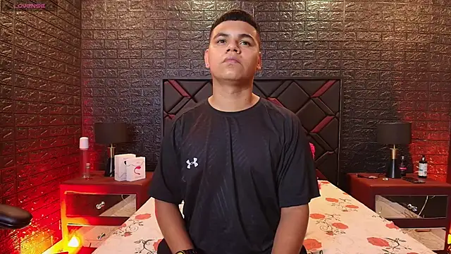 Snapshot of DannySamm chatting on 12.16.25 DannySamm online show from 12.16.25