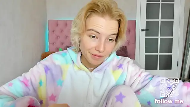 Snapshot of Pink_Lila18 chatting on 10.07.25 Pink Lila18 online show from 10.07.25