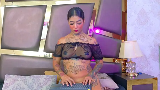 EmilieLake online show from 11.25.25