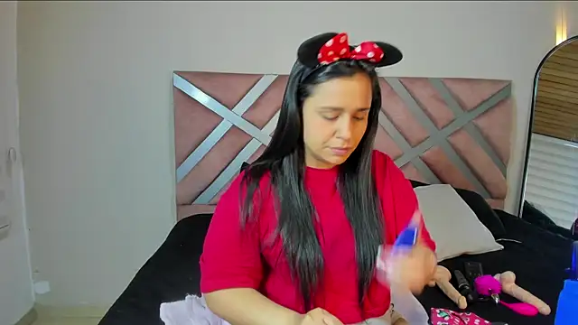  adahara queen online show from 10.26.25