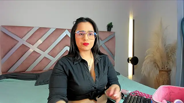  adahara queen online show from 10.29.25