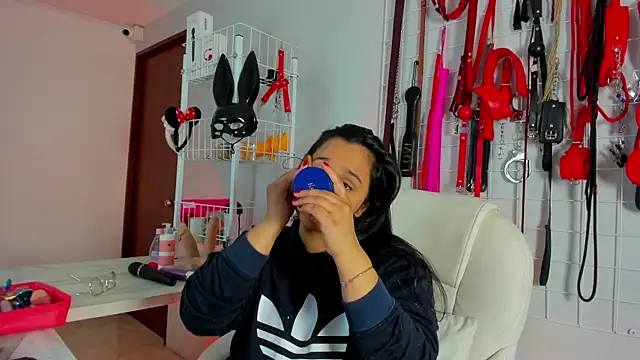  adahara queen online show from 11.19.25