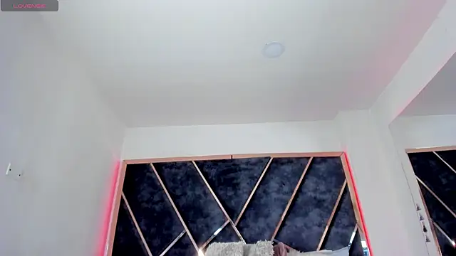 Snapshot of SusanaHenao chatting on 11.21.25 SusanaHenao online show from 11.21.25