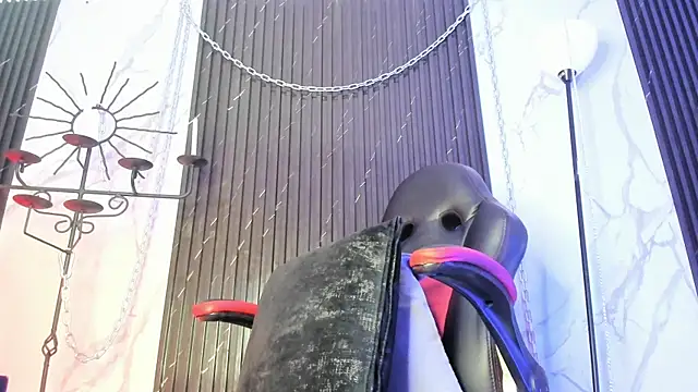 Snapshot of Tatis__ chatting on 11.24.25 Tatis online show from 11.24.25