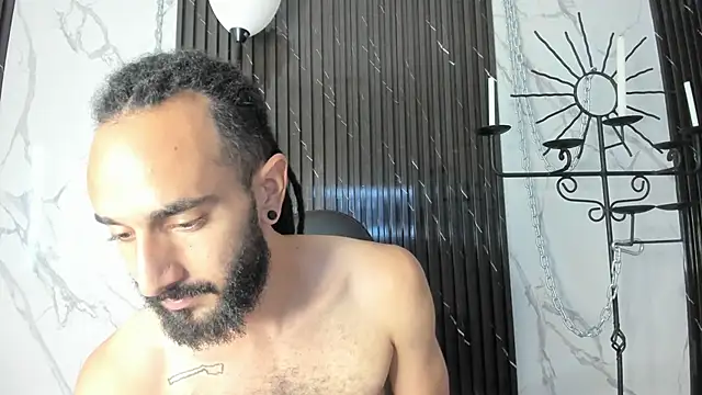 Snapshot of Tatis__ chatting on 12.01.25 Tatis online show from 12.01.25