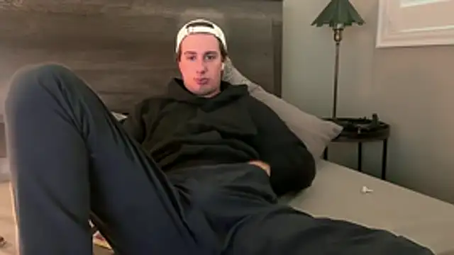 Snapshot of Matttsohot chatting on 11.10.25 Matttsohot online show from 11.10.25