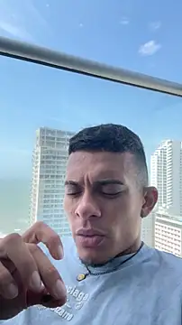 Snapshot of Mrjustin_sebas chatting on 02.25.26 Mrjustin sebas online show from 02.25.26