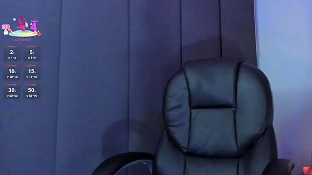 Snapshot of Abril_monroe_ chatting on 10.24.25 Abril monroe online show from 10.24.25