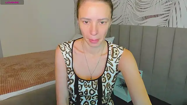 KiaraCaley online show from 11.14.25