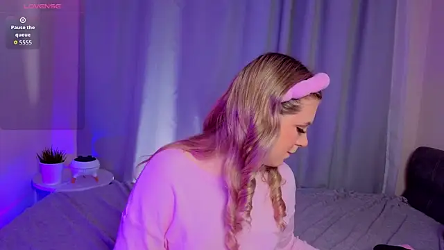 AliaBuerstatte online show from 11.13.25