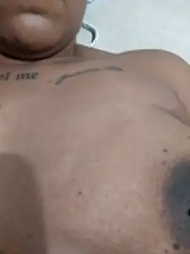 nessinha12 online show from 10.31.25